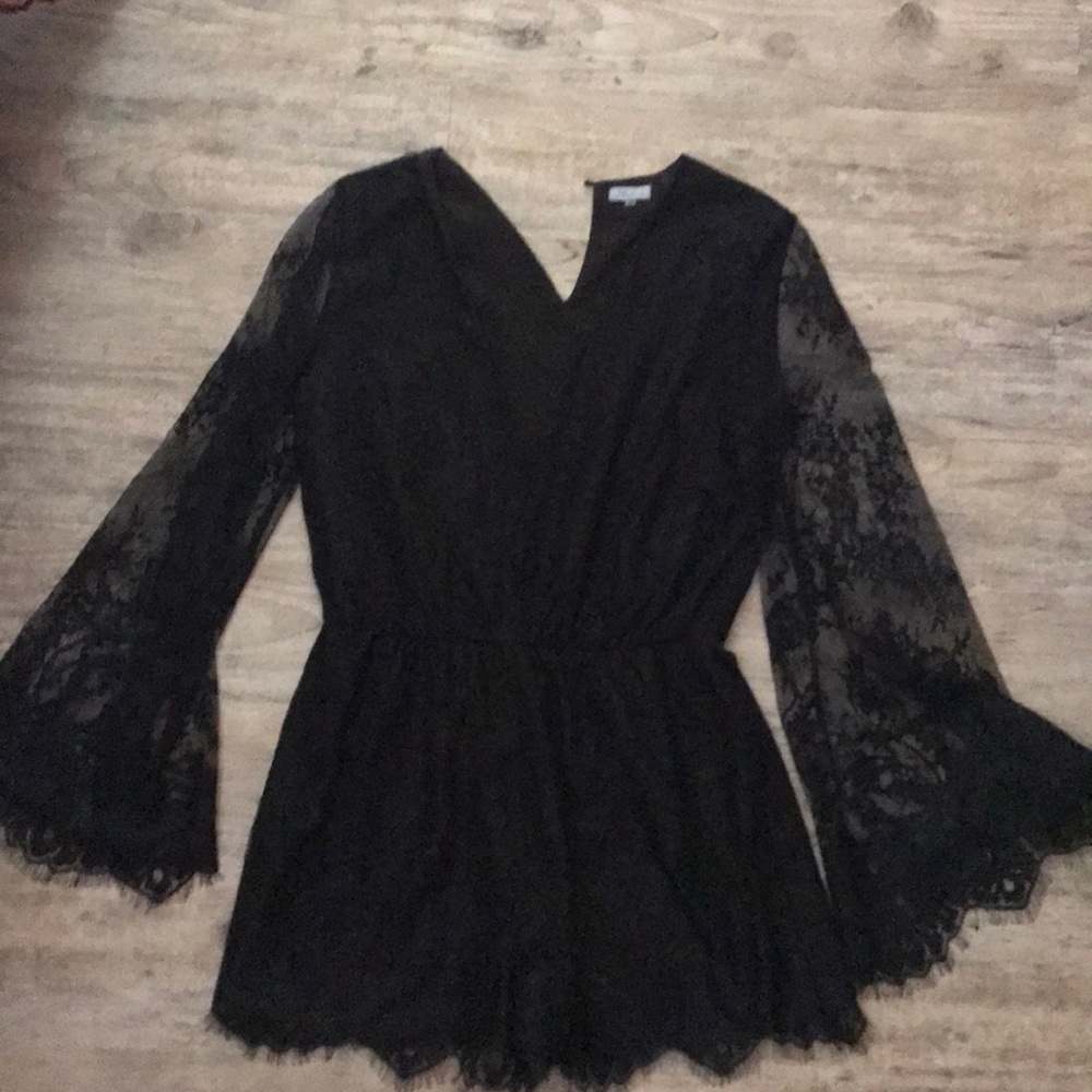Black lace romper size M abbeline